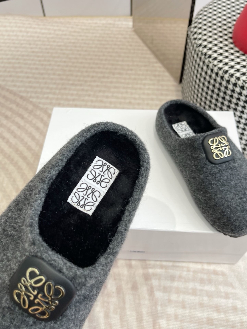 L0ew* slippers
